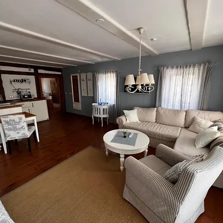 펜션 Schwarzer Kater 그로스쇠나우